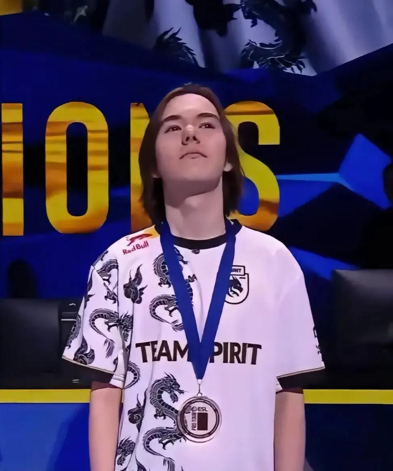 JDG官方：上单选手369正式离开队伍