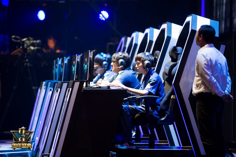 Satwoshi 在签约一个月后离开 SCARZ